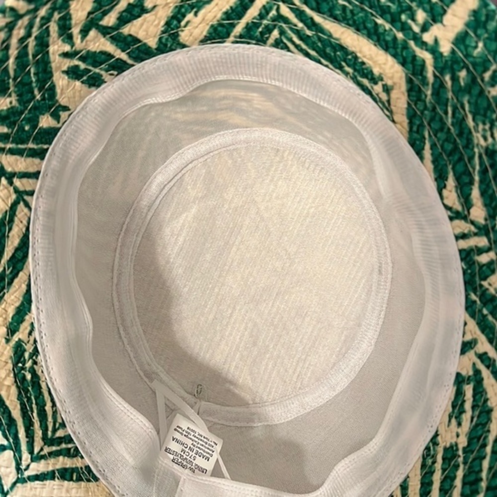 Unisex Straw Hat With Green Palm Leaves •Size is Adjustable • New With Tags - Picture 2 of 8